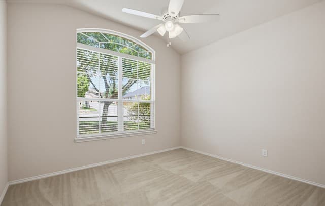 rental at 12602  Red Maple in San Antonio, TX — photo 2