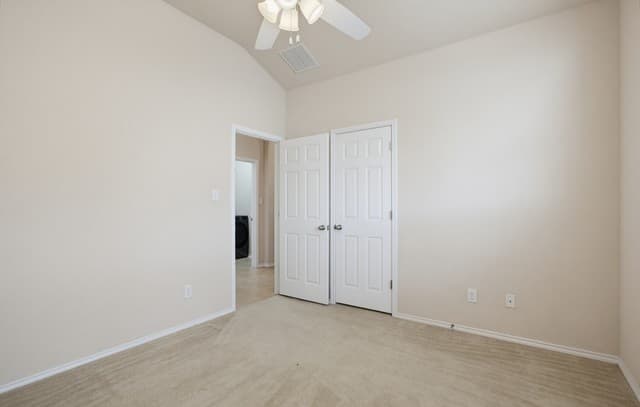 rental at 12602  Red Maple in San Antonio, TX — photo 3