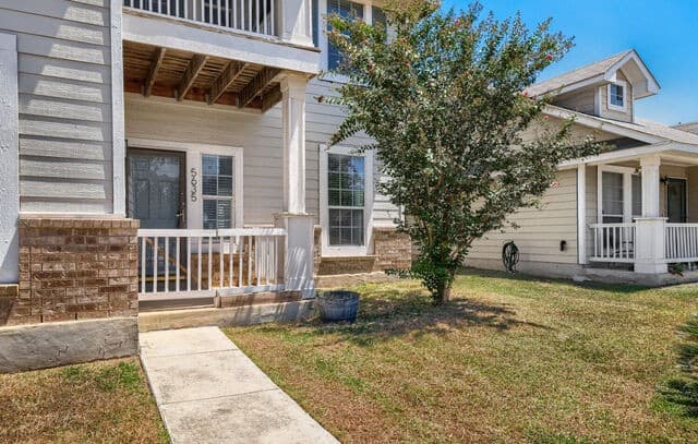 rental at 5635  Midcrown Dr in San Antonio, TX — photo 3