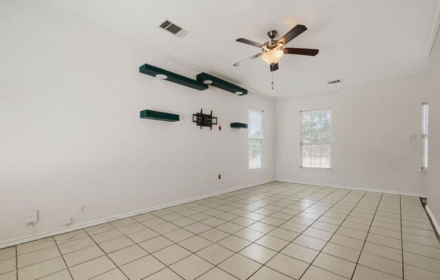 rental at 5635  Midcrown Dr in San Antonio, TX — photo 5