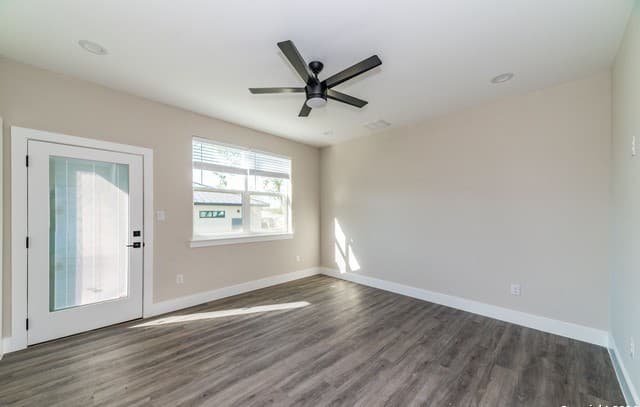 rental at 1618 W Lawndale Dr Unit 11 in San Antonio, TX — photo 3