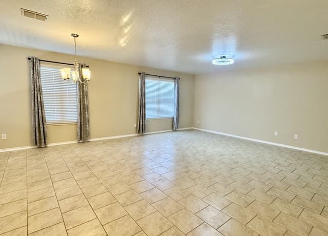 rental at 1607  Tree Run in San Antonio, TX — photo 3