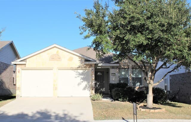 rental at 9518  Ascending in Converse, TX — photo 1
