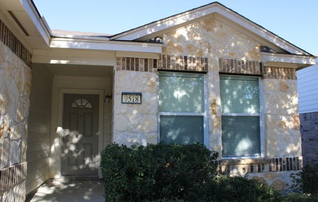 rental at 9518  Ascending in Converse, TX — photo 2