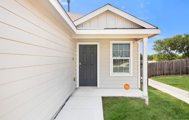 rental at 7207  Lincoln Trace in San Antonio, TX — photo 2
