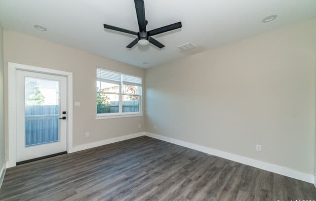 rental at 1618 W Lawndale Dr Unit 10 in San Antonio, TX — photo 4