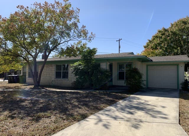 rental at 111  Laddie Pl Unit B in San Antonio, TX — photo 1
