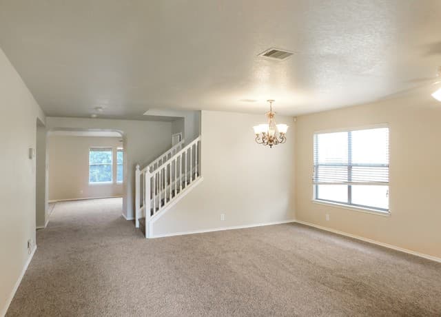 rental at 802  Butler Pt in San Antonio, TX — photo 2
