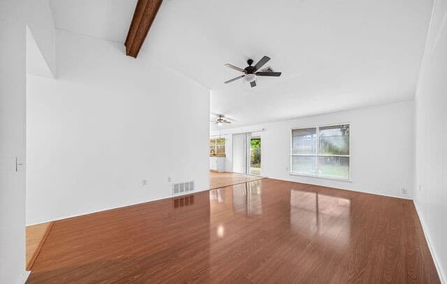 rental at 7713  Narrow Pass in Live Oak, TX — photo 5