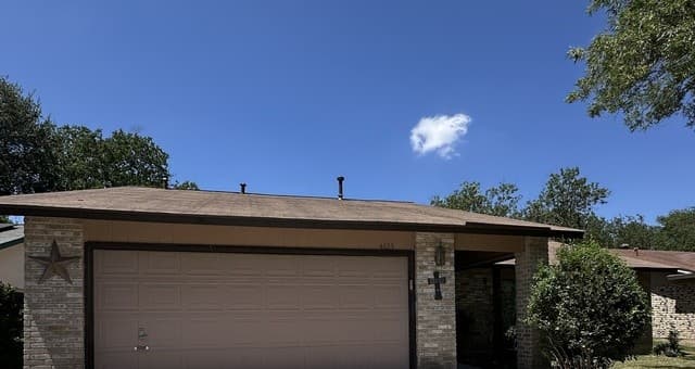 rental at 4623  Misty Run in San Antonio, TX — photo 1