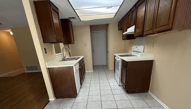 rental at 4623  Misty Run in San Antonio, TX — photo 5