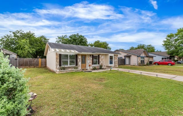 rental at 9726  Hidden Swan in San Antonio, TX — photo 2