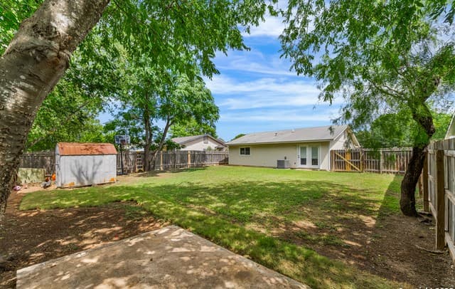 rental at 9726  Hidden Swan in San Antonio, TX — photo 5