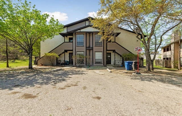 rental at 1407  Loma Alto Rd Unit 3 in San Antonio, TX — photo 1