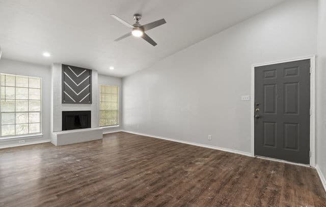 rental at 1407  Loma Alto Rd Unit 3 in San Antonio, TX — photo 5