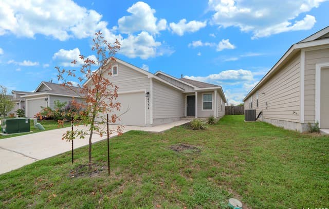 rental at 6534  Augustus Magee in San Antonio, TX — photo 3