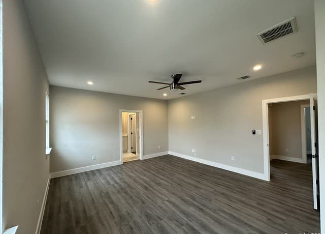 rental at 1618 W Lawndale Dr Unit 8 in San Antonio, TX — photo 5