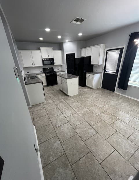 rental at 123  Reeves Gdn in San Antonio, TX — photo 5