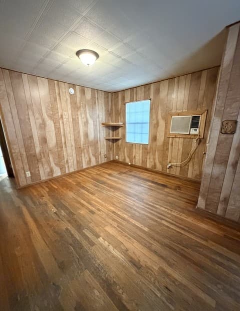2-bedroom rental at 173 W Dickson Ave in San Antonio, TX — photo 3