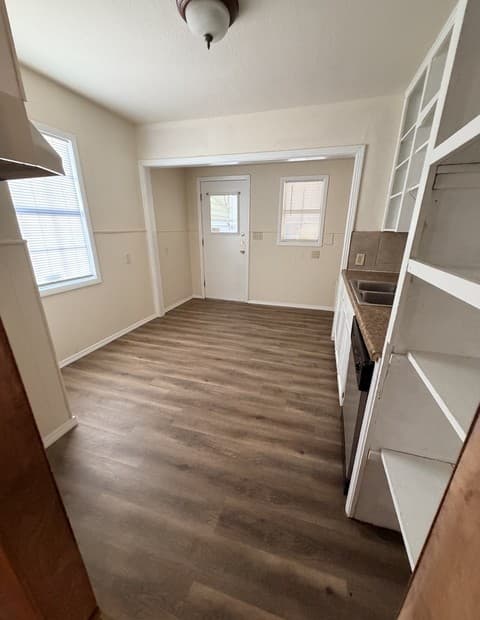 2-bedroom rental at 173 W Dickson Ave in San Antonio, TX — photo 5