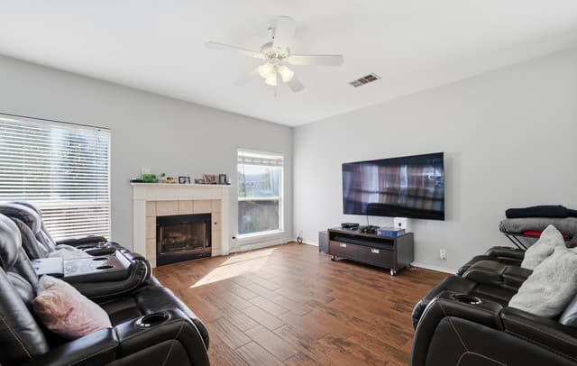 rental at 20  Nikita Dr in San Antonio, TX — photo 4