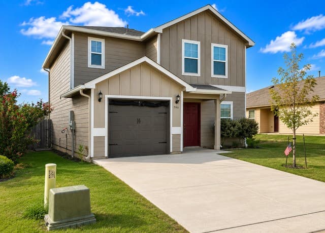 rental at 746  Retama Pass in San Antonio, TX — photo 2