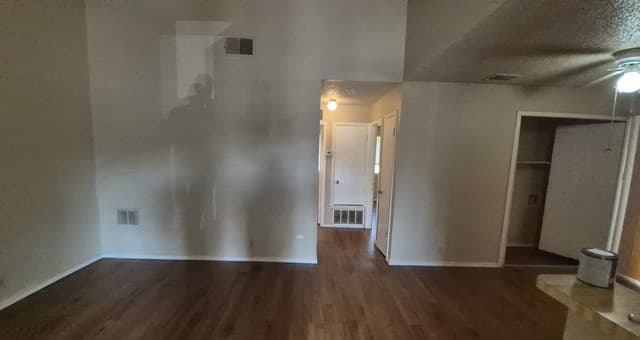 rental at 5201  Meadow Field Unit 4 in San Antonio, TX — photo 2