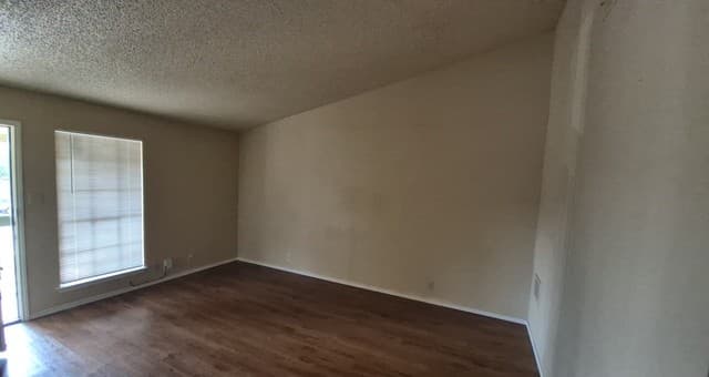 rental at 5201  Meadow Field Unit 4 in San Antonio, TX — photo 3