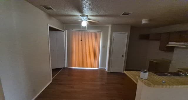 rental at 5201  Meadow Field Unit 4 in San Antonio, TX — photo 4