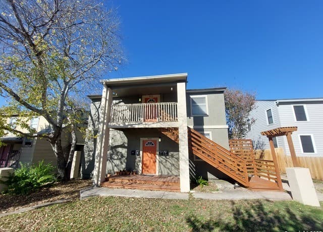 1-bedroom rental at 455 Eleanor Ave Unit 2 in San Antonio, TX — photo 1