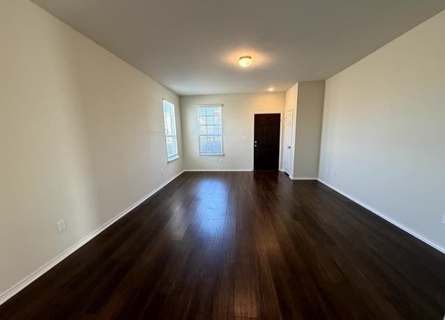 rental at 10362  McQueeney in San Antonio, TX — photo 3