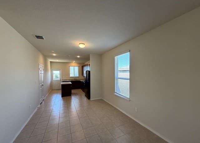 rental at 10362  McQueeney in San Antonio, TX — photo 4