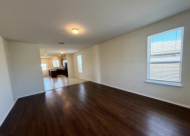 rental at 10362  McQueeney in San Antonio, TX — photo 5