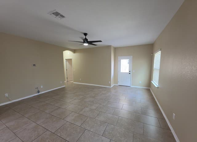 rental at 1847  Gray Fox Crk in San Antonio, TX — photo 4