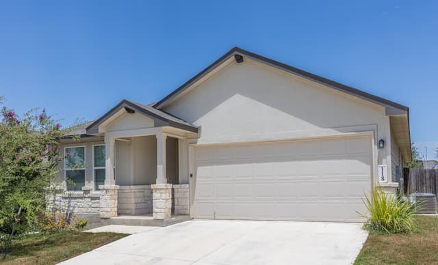 rental at 118  Fiery Topaz in San Antonio, TX — photo 1