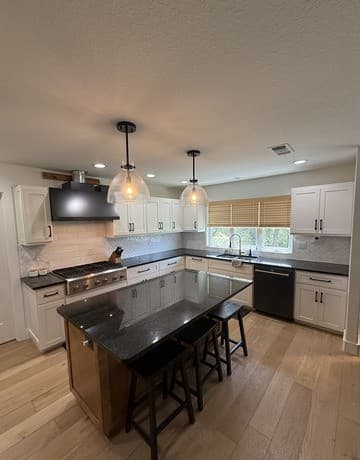 rental at 4130  Summit Dr in New Braunfels, TX — photo 4