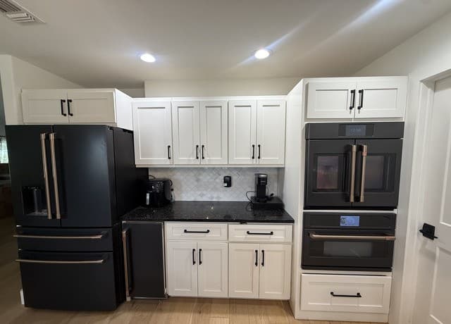 rental at 4130  Summit Dr in New Braunfels, TX — photo 5