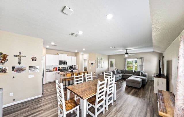 rental at 811  Blue Lndg in San Antonio, TX — photo 5