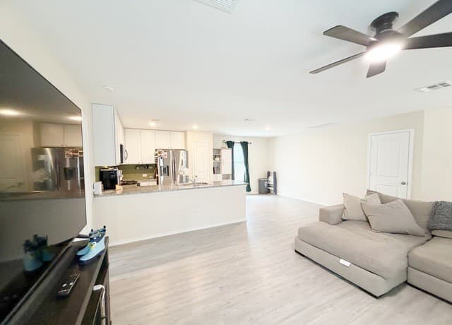 rental at 8935  Astral Pl in San Antonio, TX — photo 2