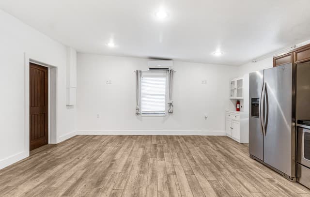 rental at 21875  Scenic Loop Rd in San Antonio, TX — photo 5