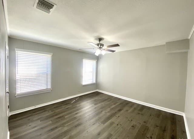 rental at 178  Sweetbriar Ave in San Antonio, TX — photo 5
