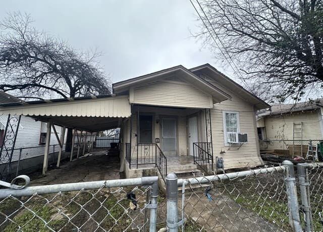 rental at 1320 Monterey in San Antonio TX