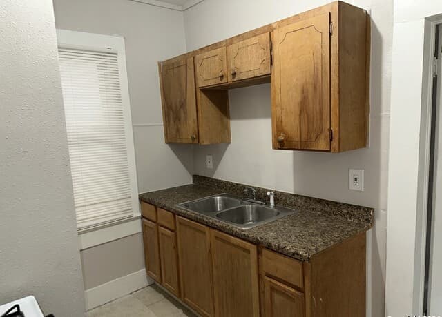 rental at 1320  Monterey in San Antonio, TX — photo 4