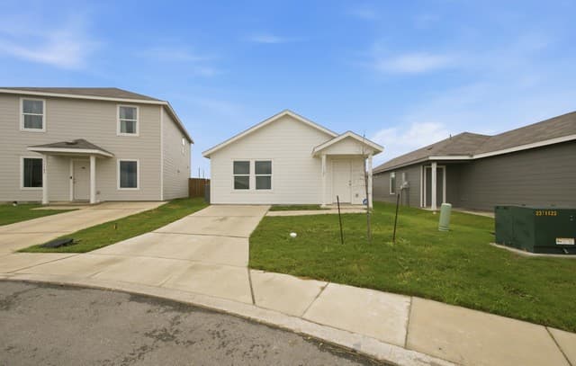 rental at 11507  Field Briar in Converse, TX — photo 2