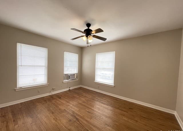 rental at 519 W Lynwood Ave Unit 1 in San Antonio, TX — photo 4