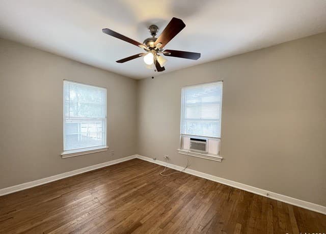 rental at 519 W Lynwood Ave Unit 1 in San Antonio, TX — photo 5