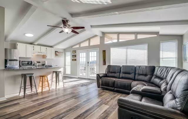 rental at 1435  Trail Pass in Canyon Lake, TX — photo 3