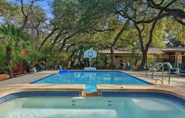 rental at 103  Roleto Drive in San Antonio, TX — photo 4