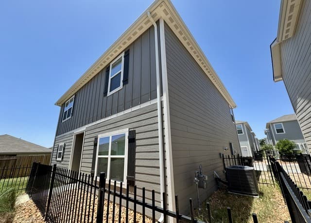 rental at 10818 Emerick St in San Antonio TX