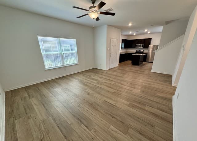rental at 10818  Emerick St in San Antonio, TX — photo 5